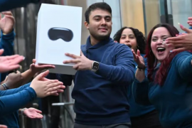 Apple的Vision Pro虚拟现实头显在美国开卖！
